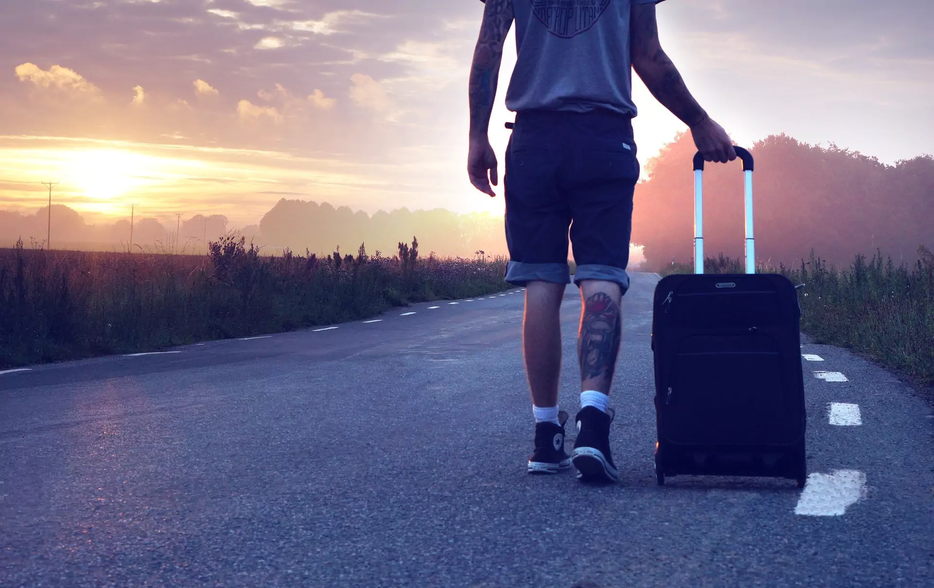 10 Genius packing hacks for luggage to Make more Light